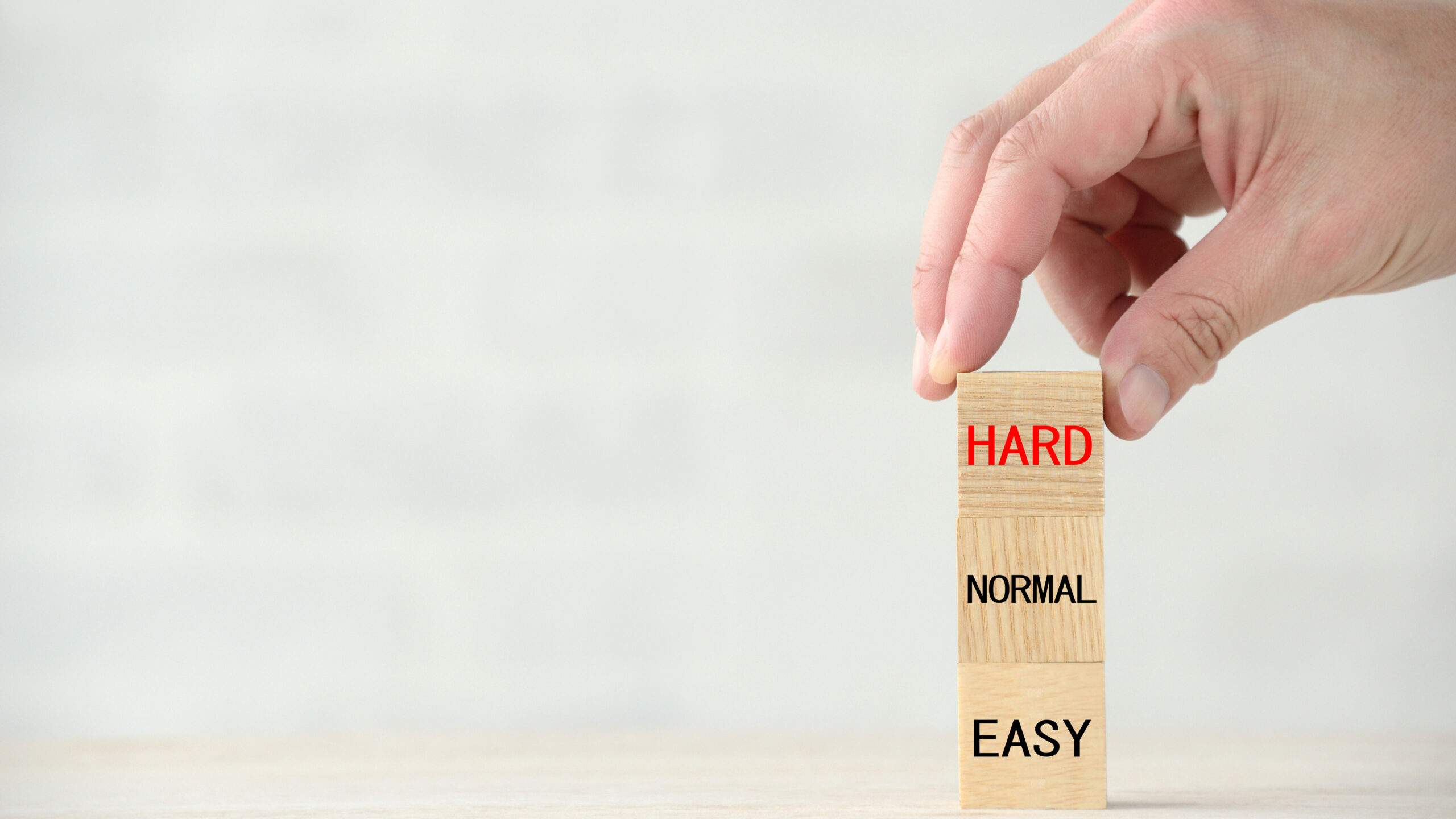 宅建試験、難易度は高い？宅建合格者がカテゴリー別攻略法を解説！